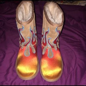 Ugg x Jeremy Scott flames Chestnut fur boots !
